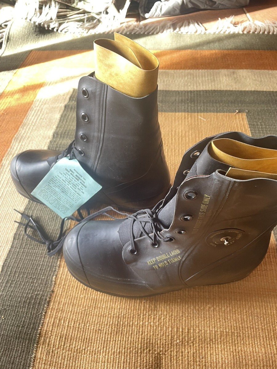 Mickey Mouse Bunny boots Extreme cold US military -20 NEW 9