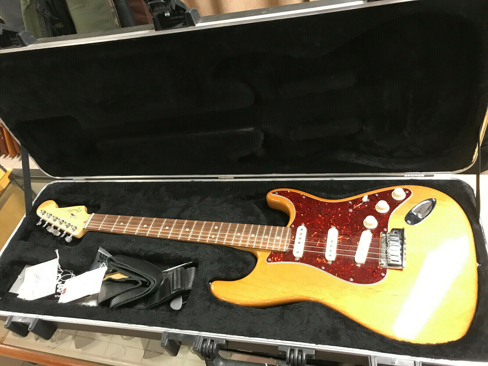 Fender USA American Deluxe Stratocaster N3  Used Alder Body w/Hard Case