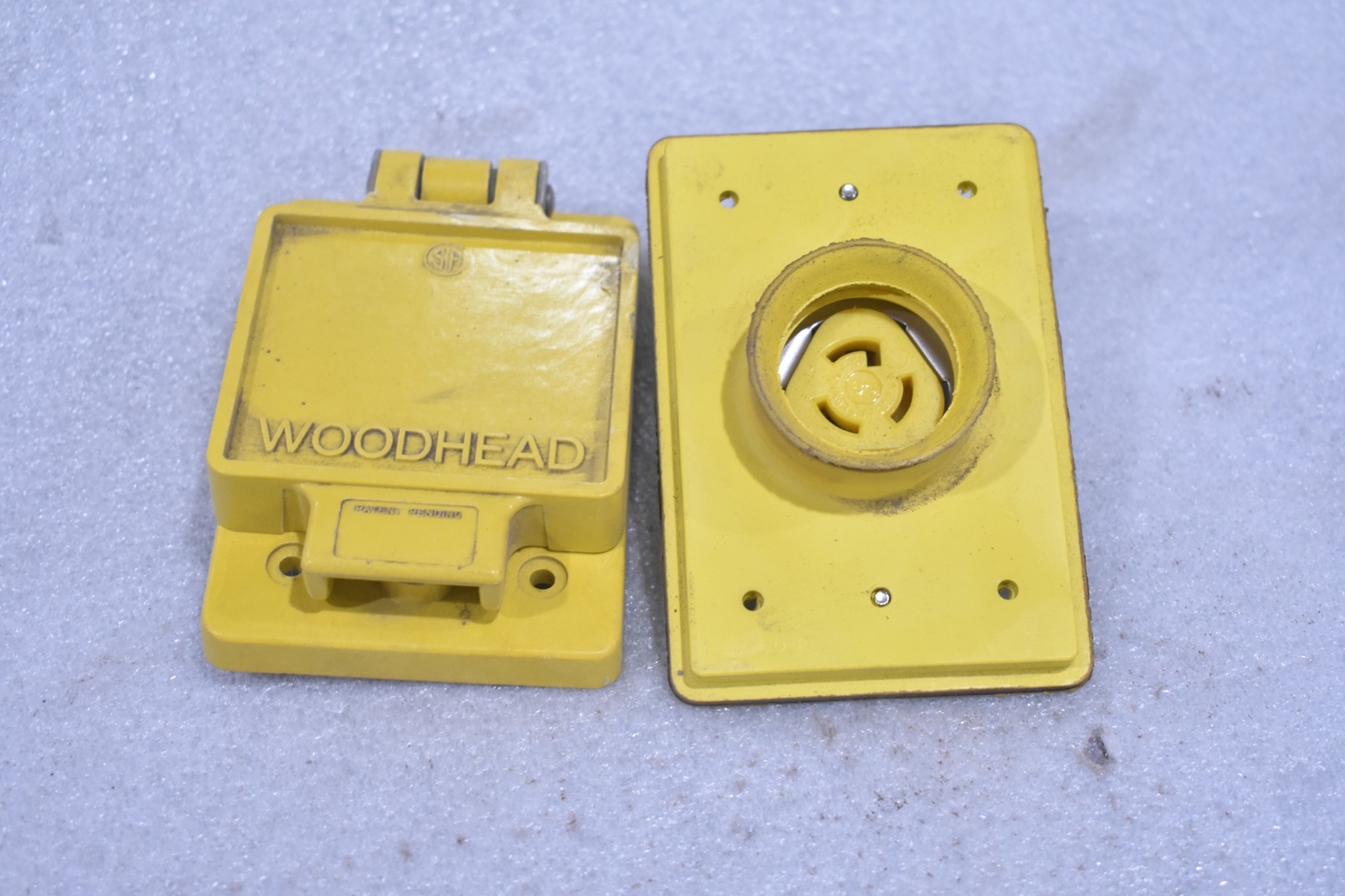 DANIEL WOODHEAD COMPANY 65W34 WATERTITE RECEPTACLE FOR FD BOX, 15 AMP