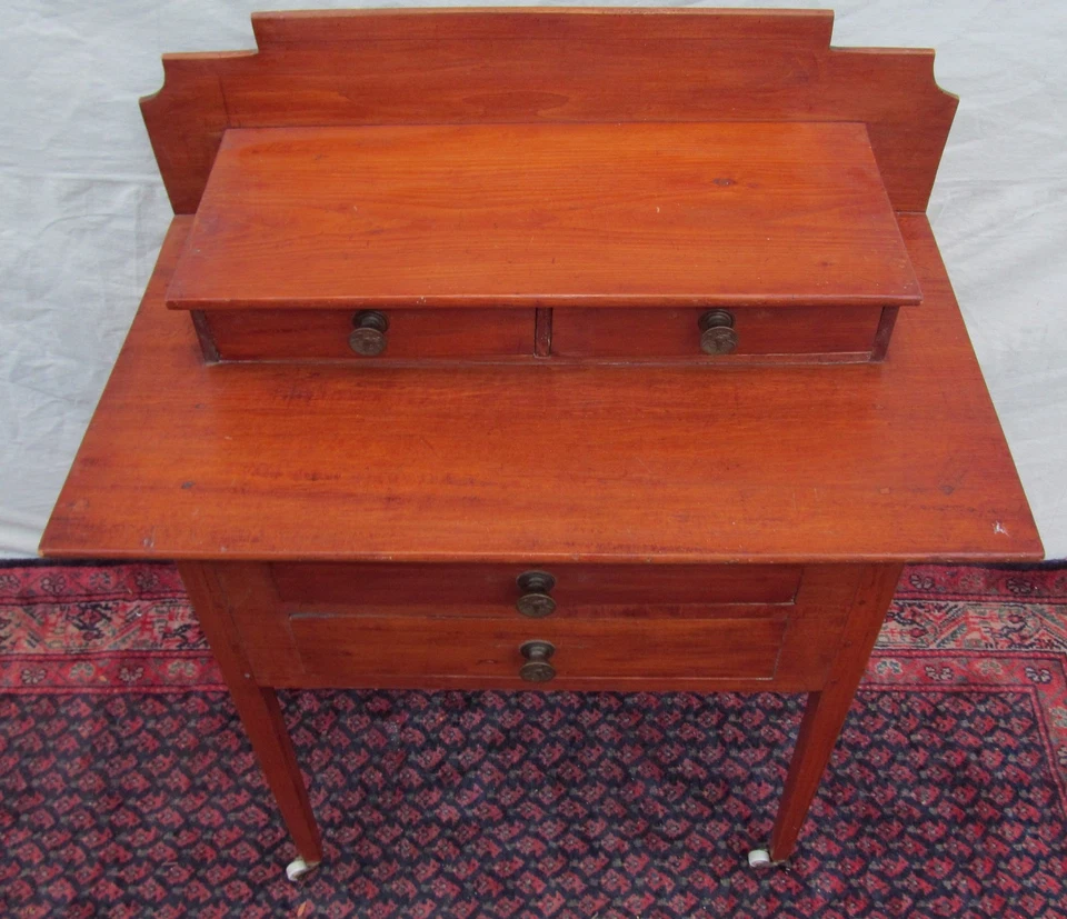 SERVIDOR HEPPLEWHITE ANTIGUO SIGLO XVIII NUEVA INGLATERRA CON SUPERFICIE DE TRABAJO EXTRAÍBLE Foto 2 de 4