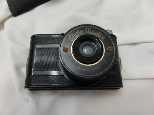 Vintage Photo Master Candid Type Film Camera, 1940’s Era ~ With Case - Picture 2 of 15