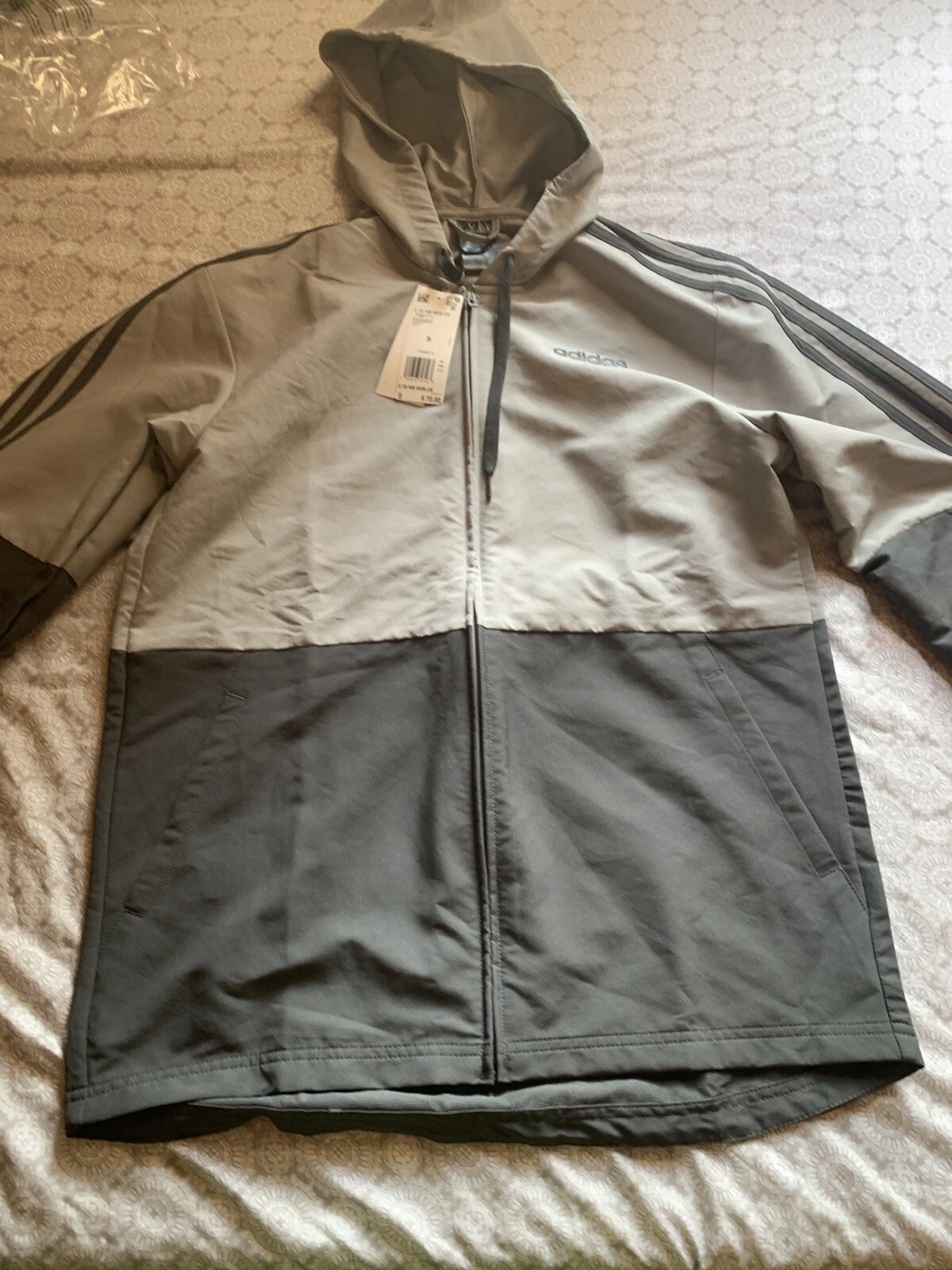 Adidas windbreaker jacket small men