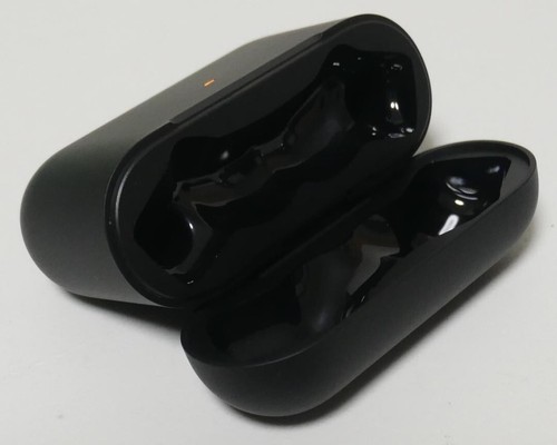 RAZER RZ12-03440100-R3A1 Hammerhead True Wireless Pro Gaming Headset Lights Up - Zdjęcie 6 z 6