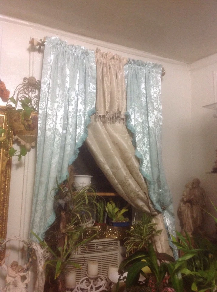 Panel con cenefa adjunta ventana cortina conjunto oro menta crema Foto 2 de 4