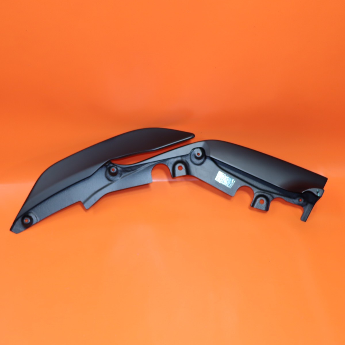 FERRARI 488 PISTA FRONT BUMPER LOWER SPOILER RIGHT 2018 2019 2020 824123 OEM