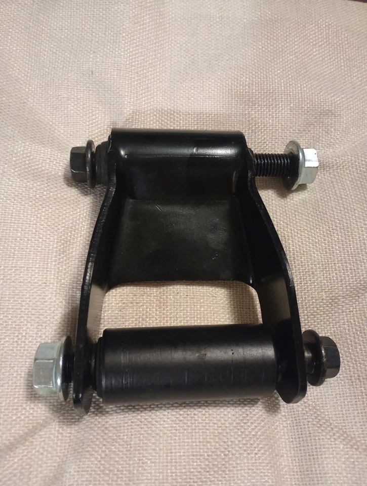 Rear Reaward Leaf Spring Shackle For GMC Sierra 2500HD 2007 2WD New OB ShipsFree Foto 2 de 2