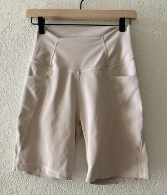 WILO THE LABEL High Waisted Cream Women s Activewear Biker Shorts Size Medium