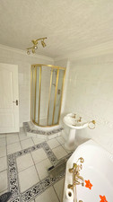 Heritage 4-Piece Bathroom Suite Corner Bath, Toilet, Pedestal Basin, Shower.