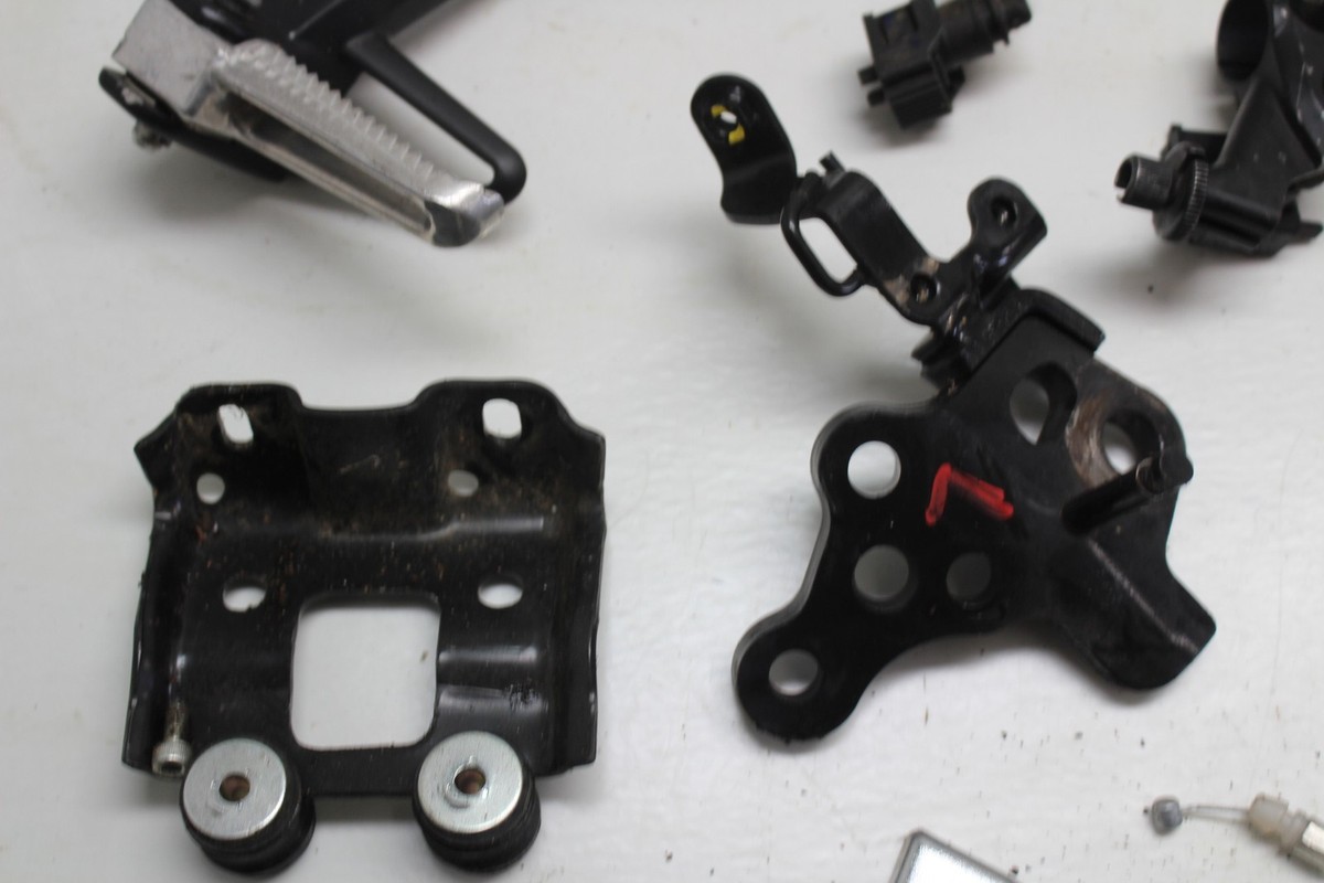 19-23 YAMAHA YZF R3 YZF-R3 PARTS & HARDWARE LOT | eBay