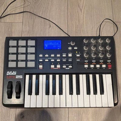 Working Akai Professional MPK 25-Key Keyboard Controller, With Charger Included