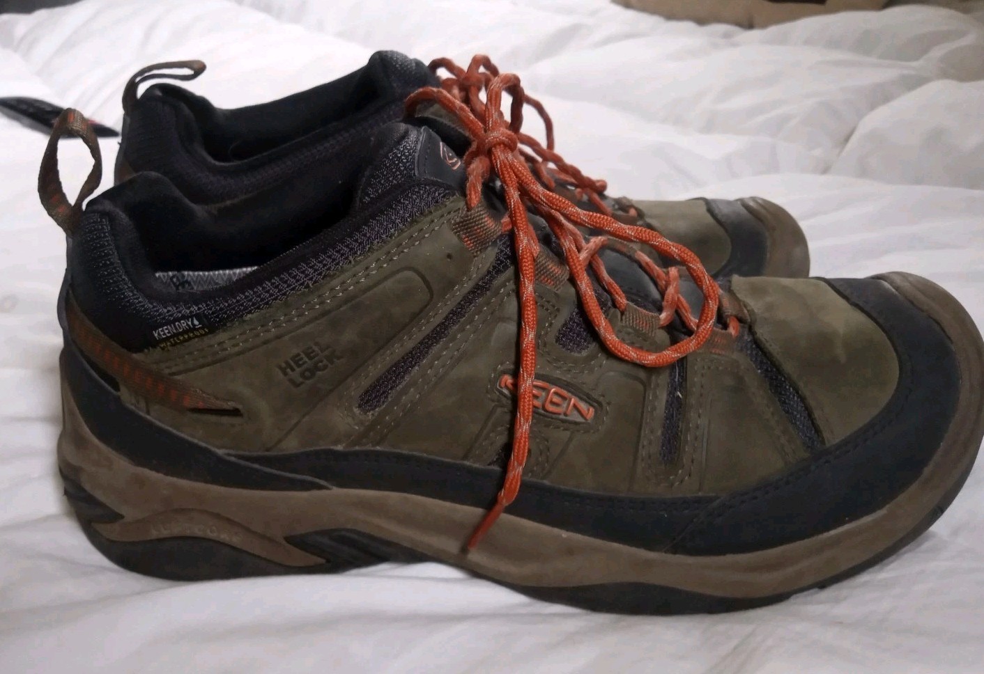 KEEN 1026774 Scarpe da Escursionismo Uomo Circadia Low WP Impermeabili Taglia: 10.5M Nero