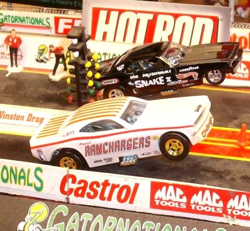 HOT WHEELS RAMCHARGERS DODGE CHALLENGER DRAG STRIP DEMONS MOC