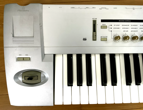 Korg Triton Le 76keys Synthesizer Workstation console only Working Used - Picture 6 of 9