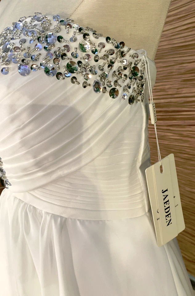 全新带标签 Jaeden 露肩亮片白色雪纺海滩垂性婚礼礼服 S — 第 3/4 张图片