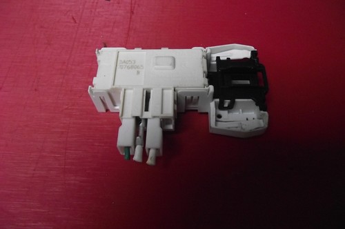 WASCHMASCHINENSTAUBSAUGER VHD 9143D Türschloss