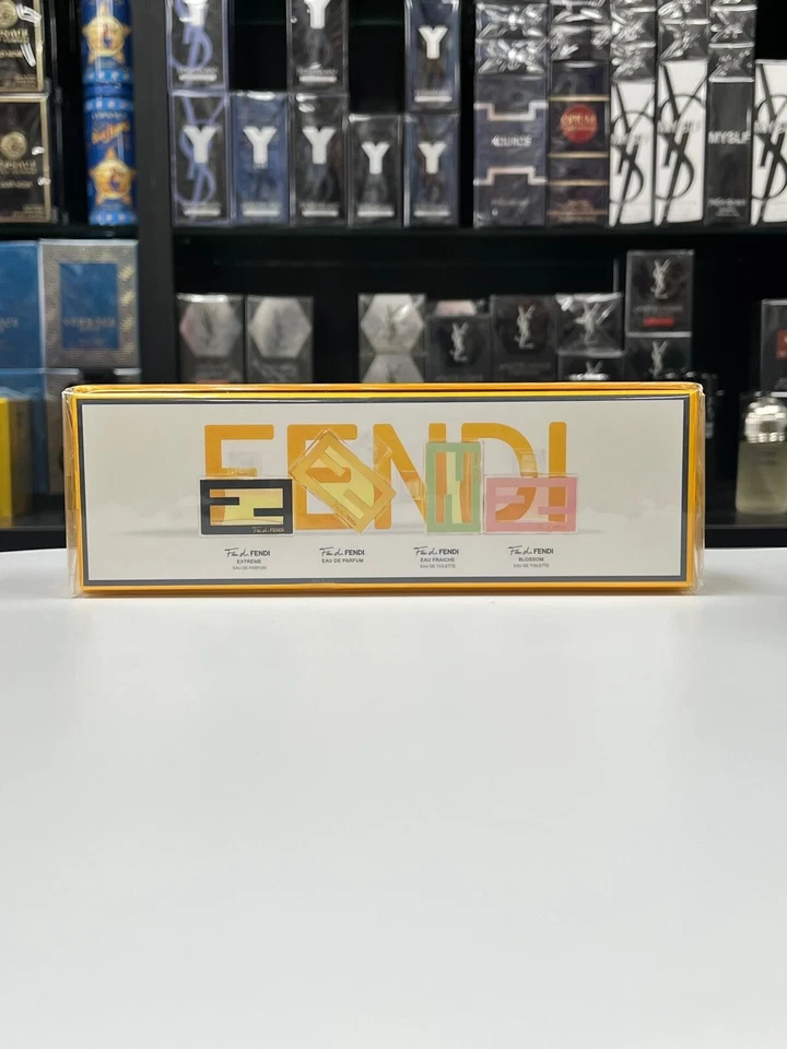 Fendi Fan di Fendi Colección 4 Piezas Mini Variedad Set para Mujer Foto 2 de 3