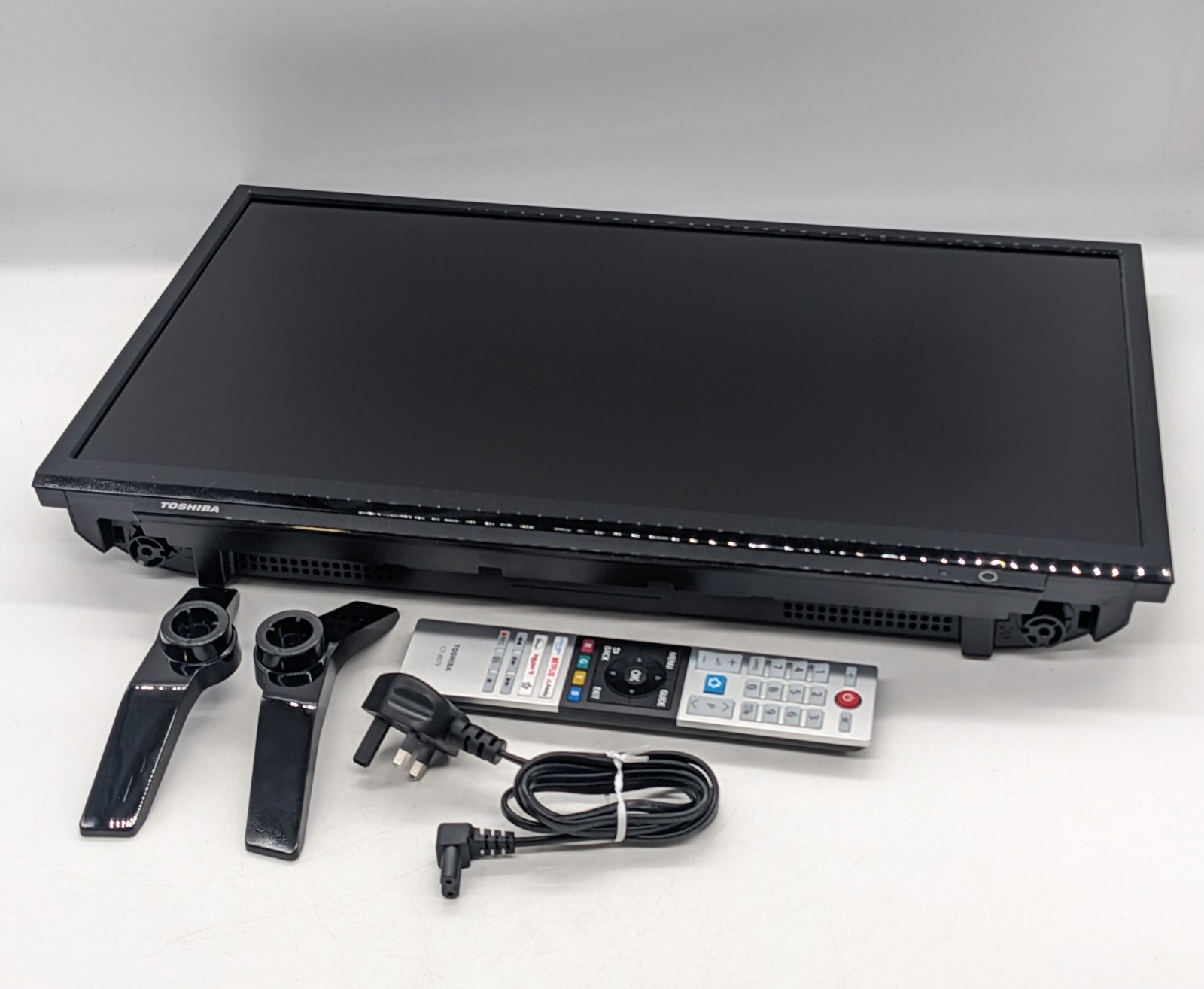 Toshiba 24"" WV2553DB HD-ready smart VIDAA TV HDR Freely Dolby audio for Alexa