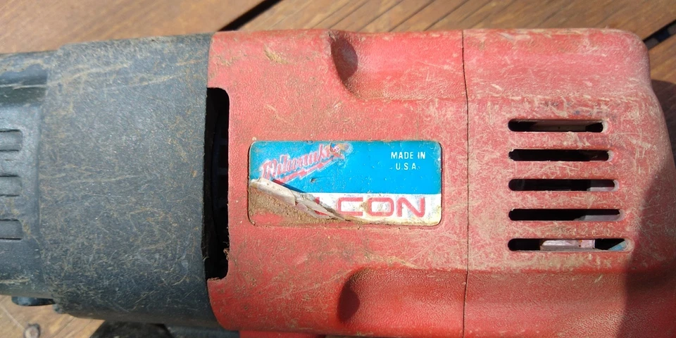 СВЕРЛИЛЬНЫЙ ИНСТРУМЕНТ MILWAUKEE Falcon вращающийся молоток - Изображение 3 из 4