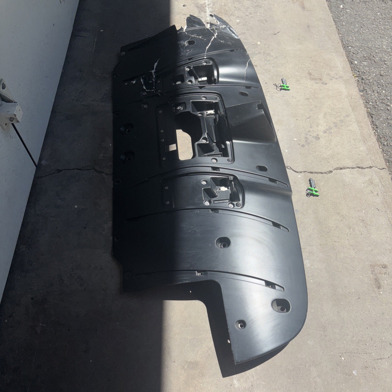 ✅ OEM Ferrari 488 GTB Rear Lower Diffuser Valance – Used & Damaged, Repairable 