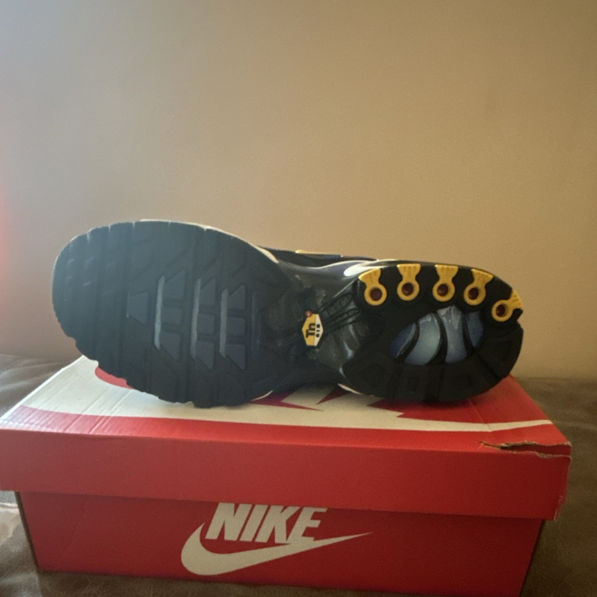 Nike Air Max Plus Hyper Blue 2025 DX0755-001 Blue Black Yellow Mesh Sneakers — product photo 2 of 4