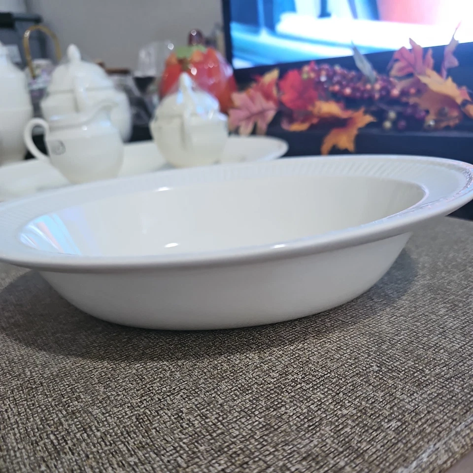 Cuenco para servir Wedgwood EDME Etruria Barlaston England borde acanalado ovalado 8x10,5 Foto 2 de 4