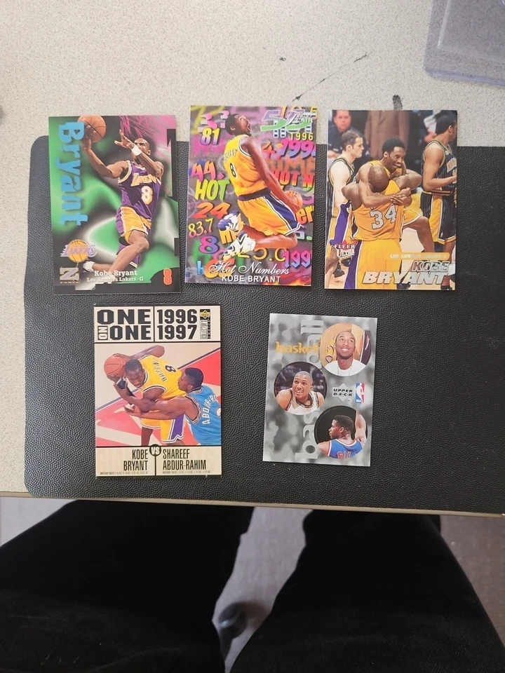 Lote de cartas Kobe Bryant - Imagem 2 de 3