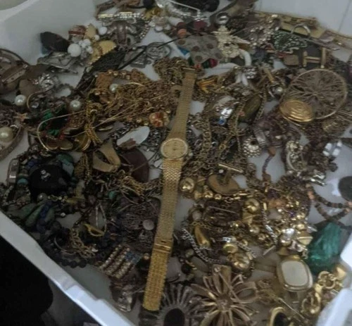 5 Pounds Jewelry Costume Vintage Mix LBS  necklaces bracelets pins rings etc lbs