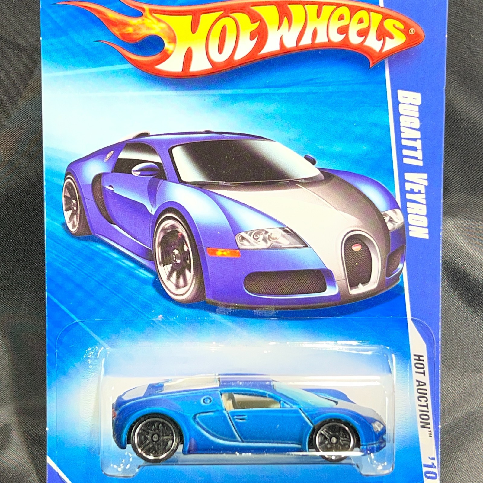 Hot Wheels 2010 HW Hot Auction Satin Blue Bugatti Veyron Diecast Car #2/10 Mint