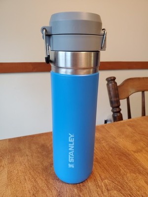 Stanley Quick Flip GO Water Bottle 24 Oz Push Button Lid  Leak proof -NEW