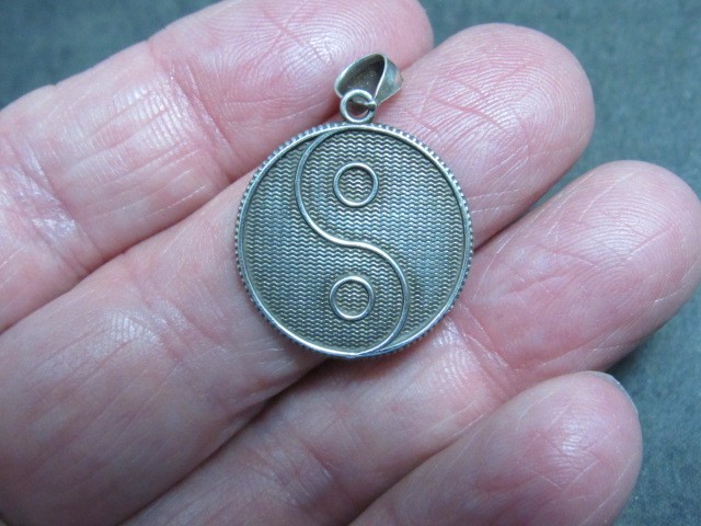 Solid Sterling Silver  Yin Yang Design Circle Pen… - image 10