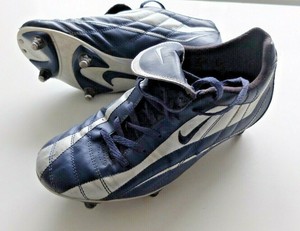 nike metal stud boots