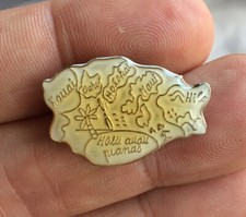 Hawaii enamel pin NOS vintage Islands tourist souvenir hat lapel bag Maui Oahu 