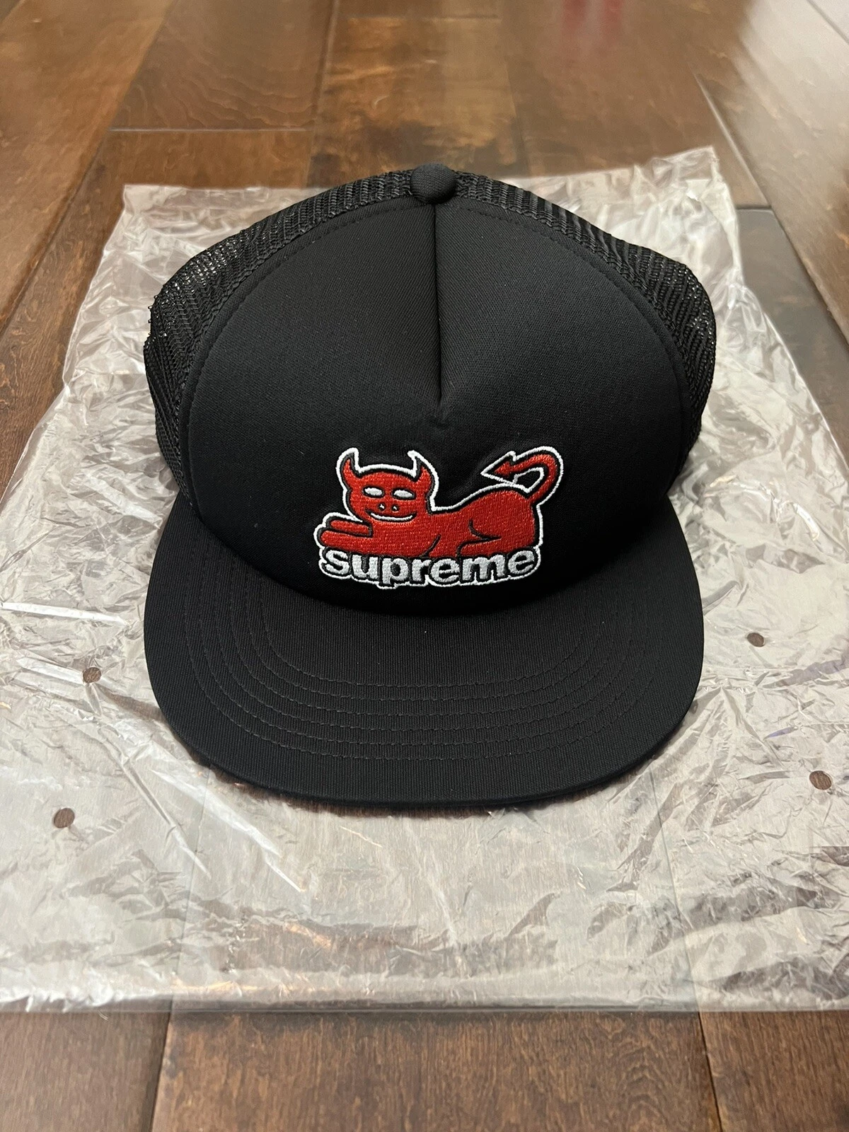 Chapeau machine à jouets Supreme SS24 en maille dos 5 panneaux noir taille unique neuf EN MAIN