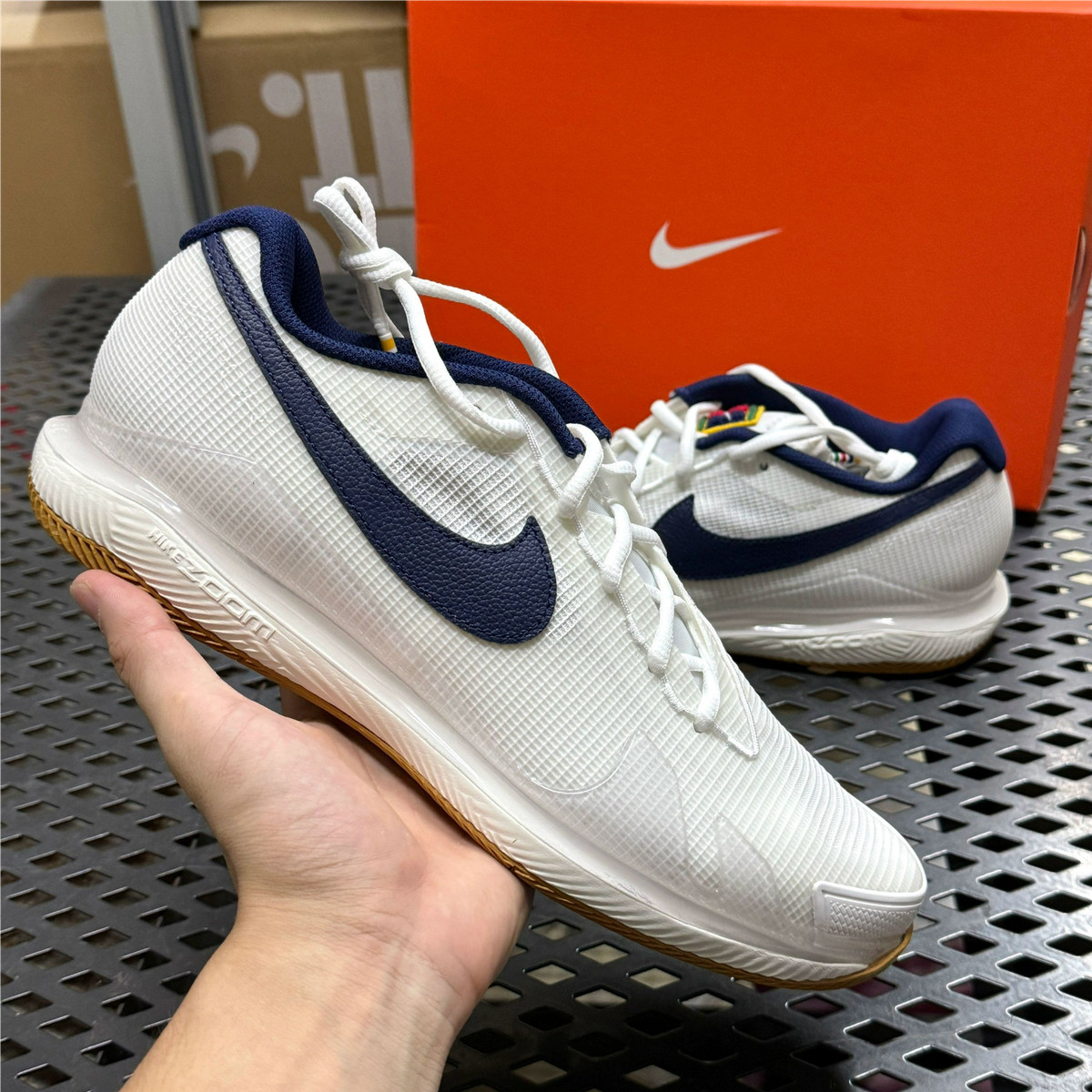 シューズ(男性用) NIKE COURT AIR ZOOM VAPOR PRO 27cm NikeCourt Air Zoom Vapor Pro Men's Clay Court Tennis Shoes