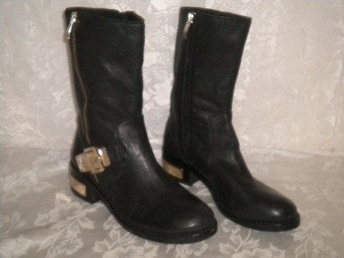 VINCE CAMUTO CUTE Little Black Boots Sz 