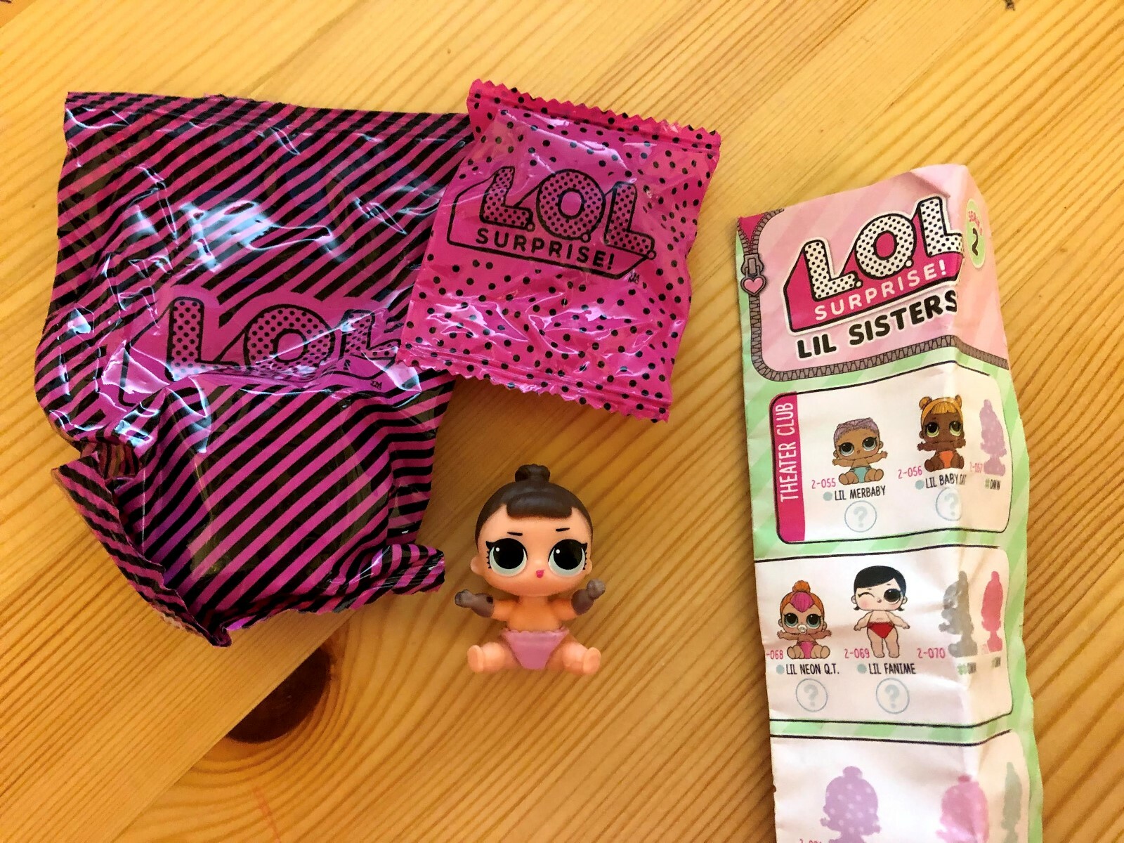 lol surprise lil sisters twin pack