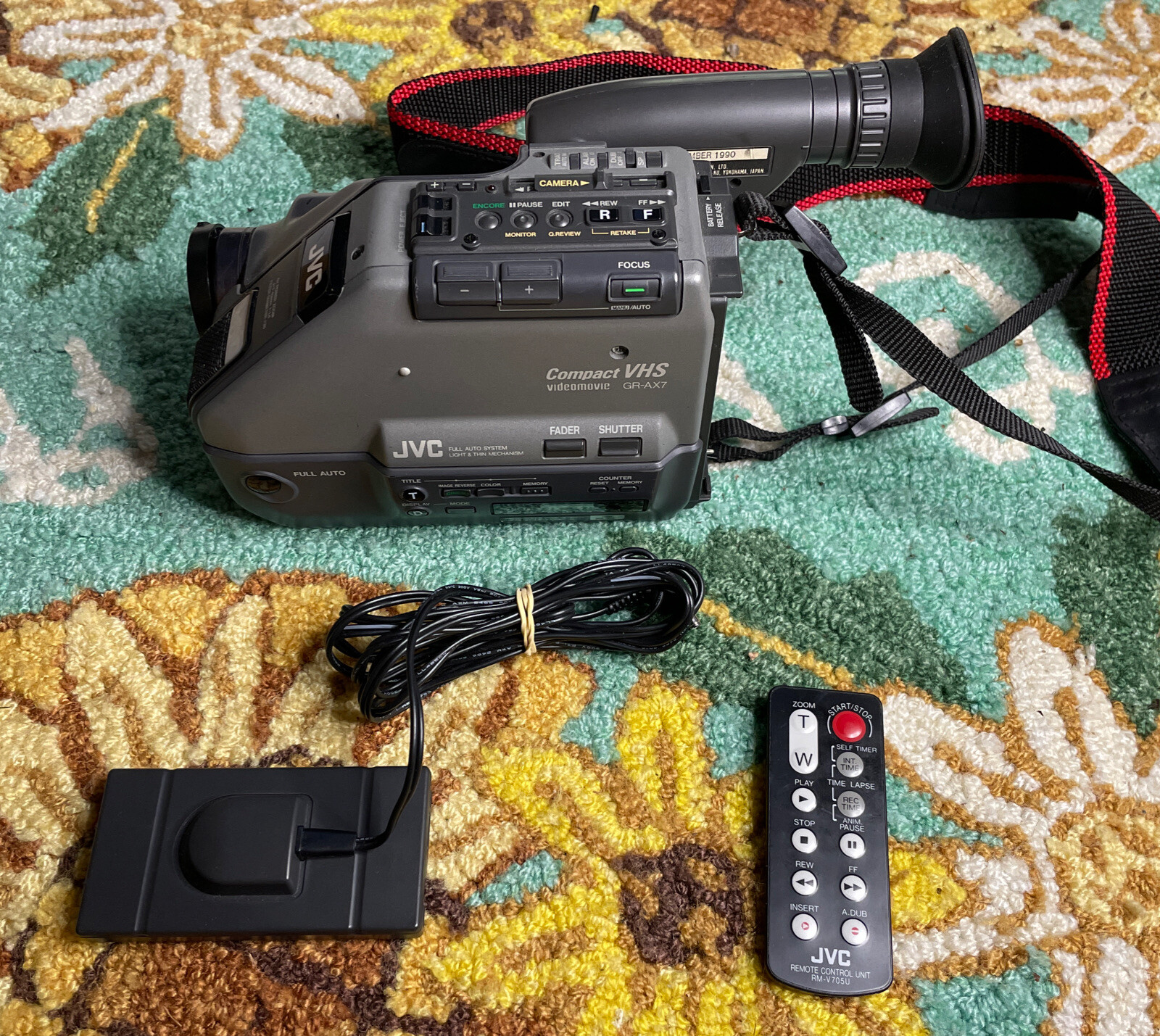 VHS-Cのダビングに！Victor ビデオカメラ GR-AX95