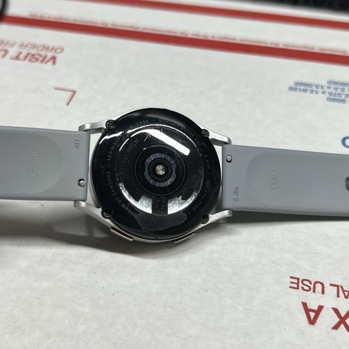 Samsung Galaxy Watch 4 40mm Silver Aluminum Case SM-R860 GPS Smartwatch - Photo 7 sur 7