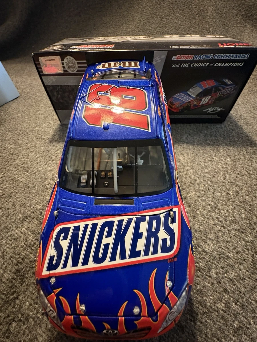 Kyle Busch Diecast Sport & Touring Cars 1:24 2011 Vehicle Year for