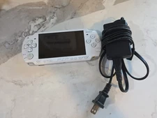 Sony Playstation Portable PSP 2001 White Handheld Console W/Charger & Memorycard
