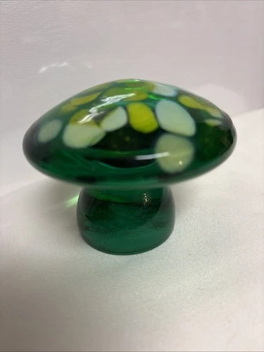 Green Blenko Glass Mushroom  Uranium Reactive Dots 4" Diameter