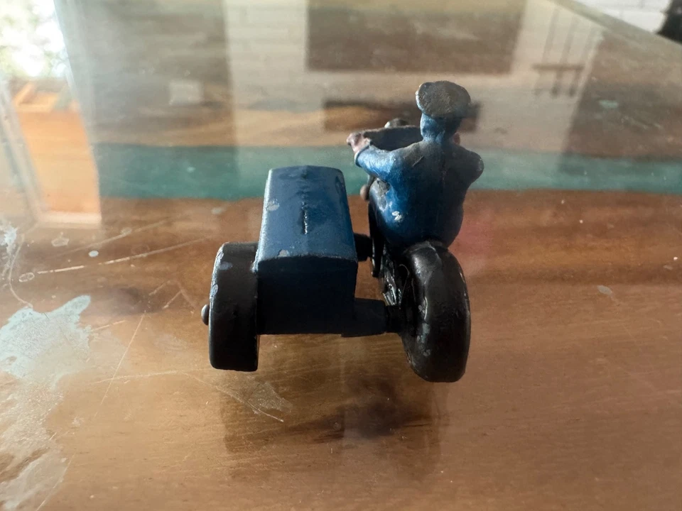 Juguete de colección Dinky Toys patrulla motocicleta policía individual hombre cueva Foto 4 de 4