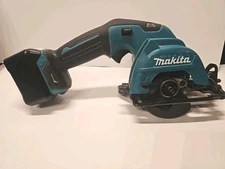 Makita SH02 12V Lithium‑Ion Cordless 3‑3/8" Circular Saw & Battery 