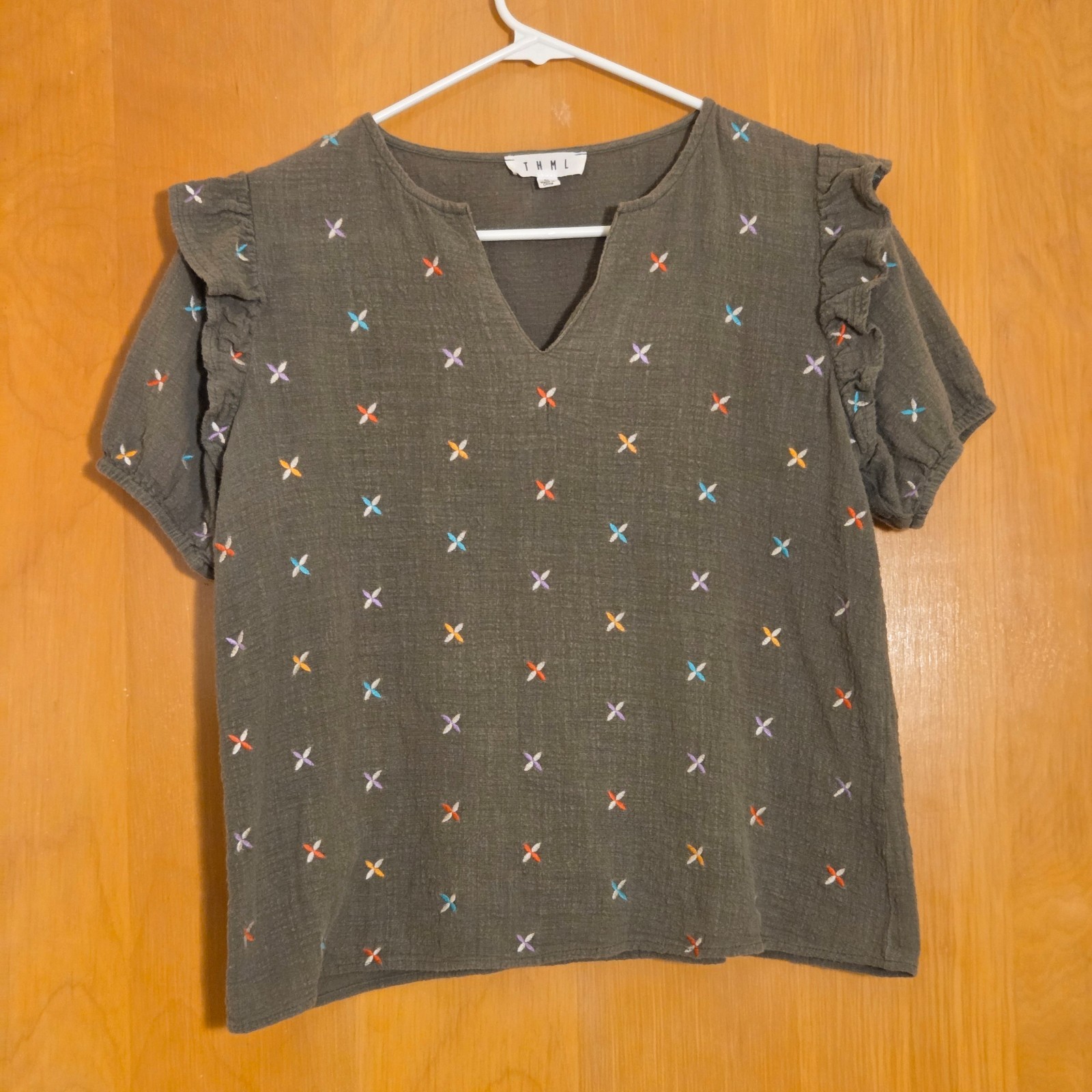 THML Anthropologie Boho Embroidered Top Womens M Ruffle Khaki Green 100% Cotton