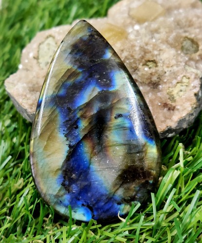 Natural Lovely Blue Fire Labradorite Pear Gemstone For Jewelry Making 113 Cts - 第 4/9 張圖片