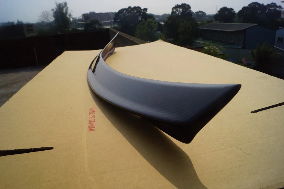 Alerón labial de carbono para cubierta de maletero Jaguar tipo A berlina 2001-2006 Foto 3 de 4