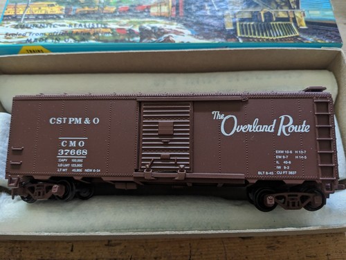 Modelo de tren a escala HO Athearn CST PM & O 40' vagón de carga #37668. The Overland Route  | Zustand: Used