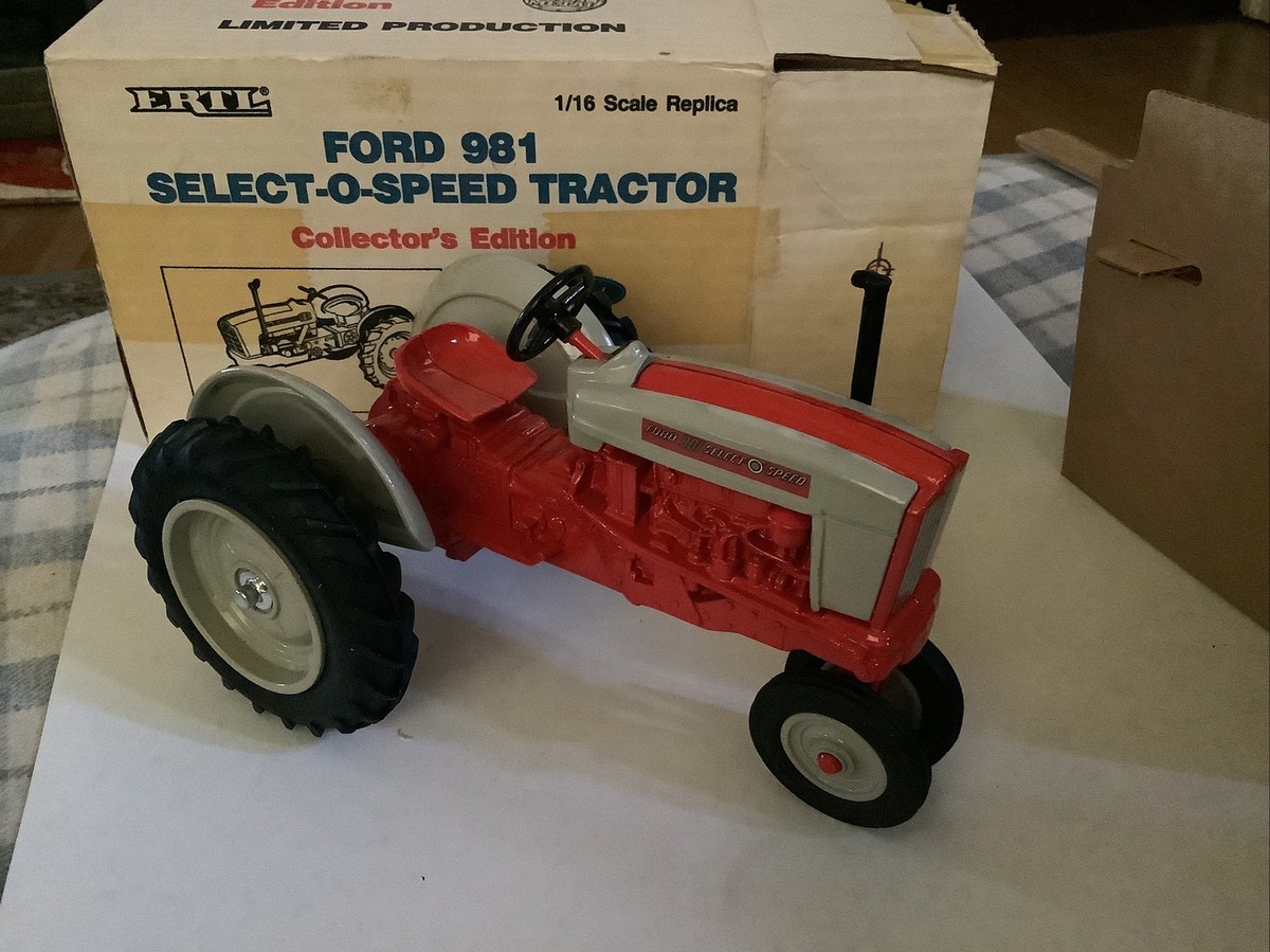 Ford 981 Select-O-Speed Tractor 1/16 NIB | eBay display picture 1