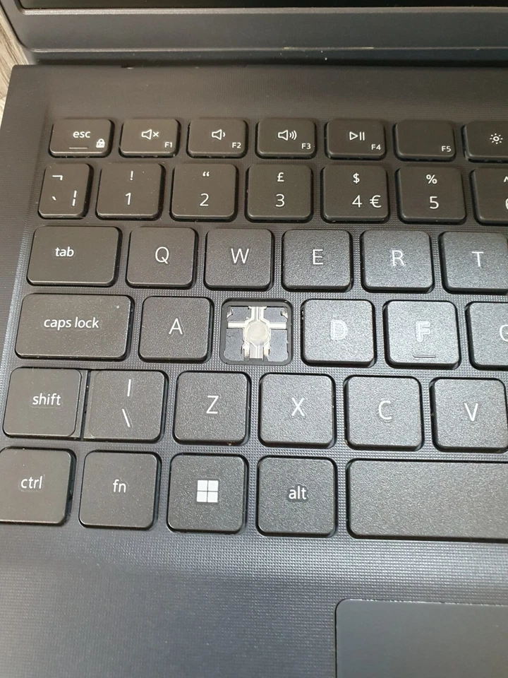 Dell Vostro 15-3510 i3-1115G4 @ 3.0GHz 8GB DDR4 256GB NVMe SSD Grade D EJ1706 - Image 3 of 4