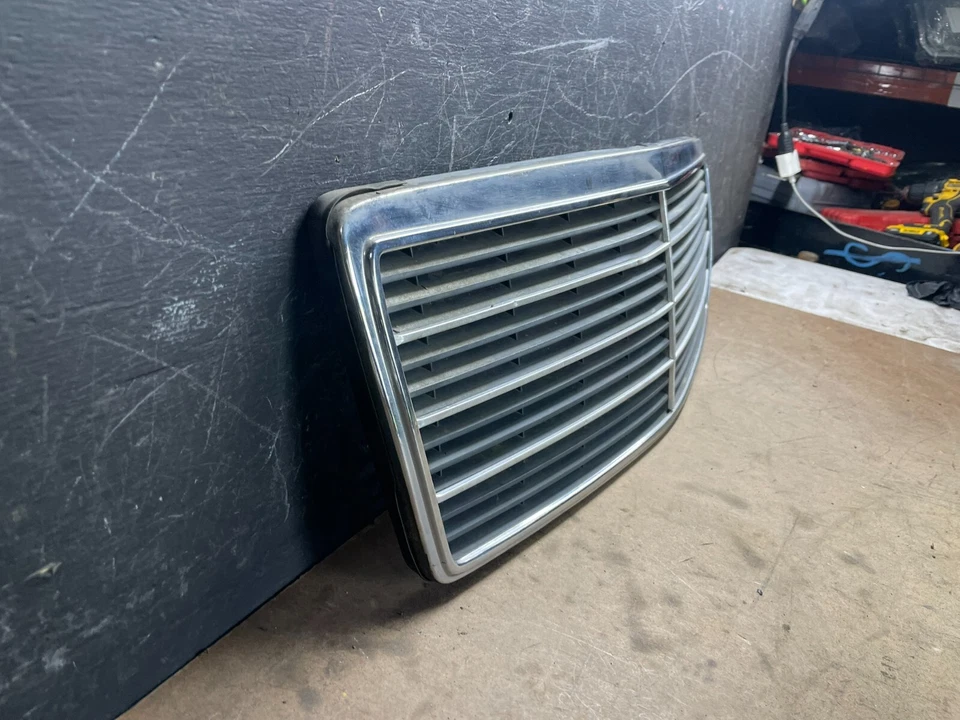 Mercedes-Benz W140 S600 S500 S320 1994 a 1998 parrilla superior delantera M5176 DG Foto 3 de 4